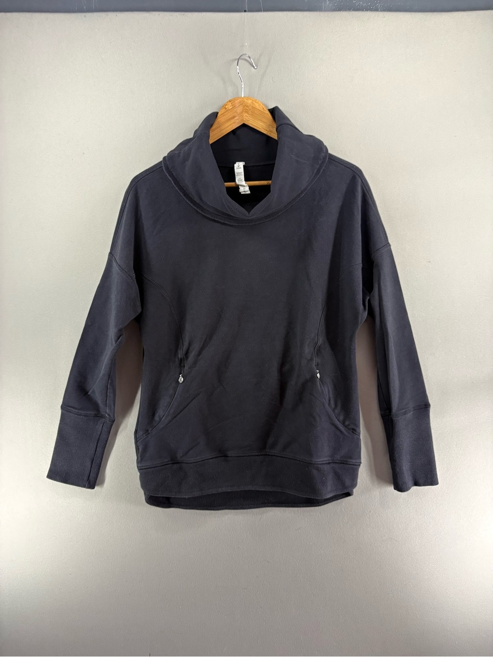 Lululemon Sweatshirt Womens 8 Black Rest Day Pullover Gym Sweater Cowl Neck